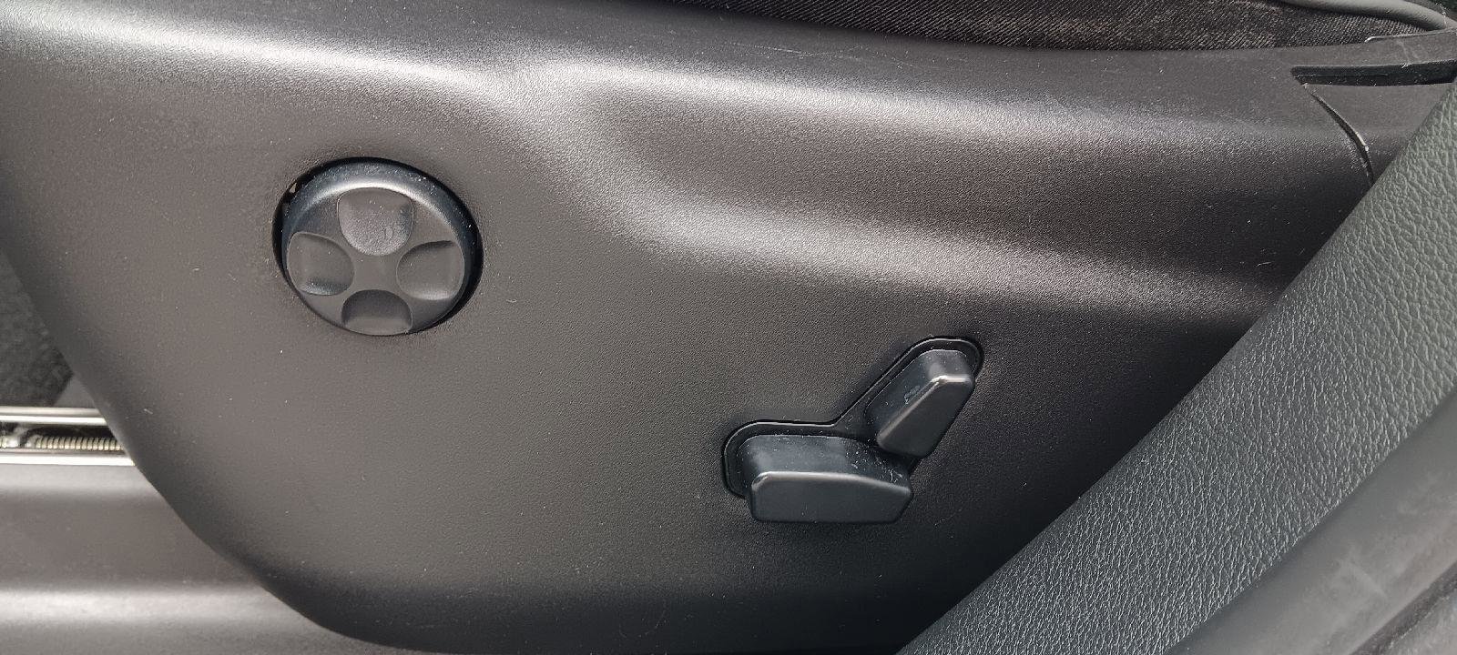 Used 2020 Jeep Grand Cherokee Overland image 10