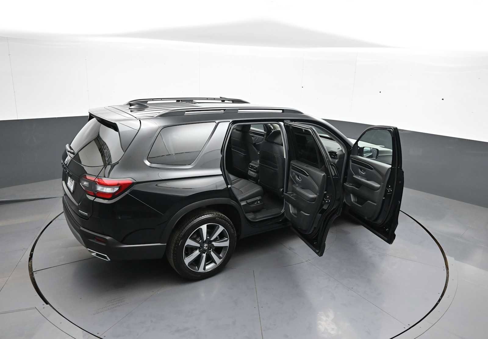 Certified 2025 Honda Pilot Touring image 48