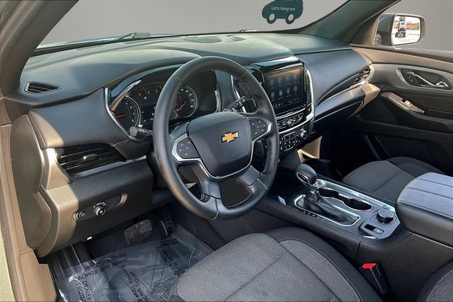 Used 2023 Chevrolet Traverse LT FWD image 17
