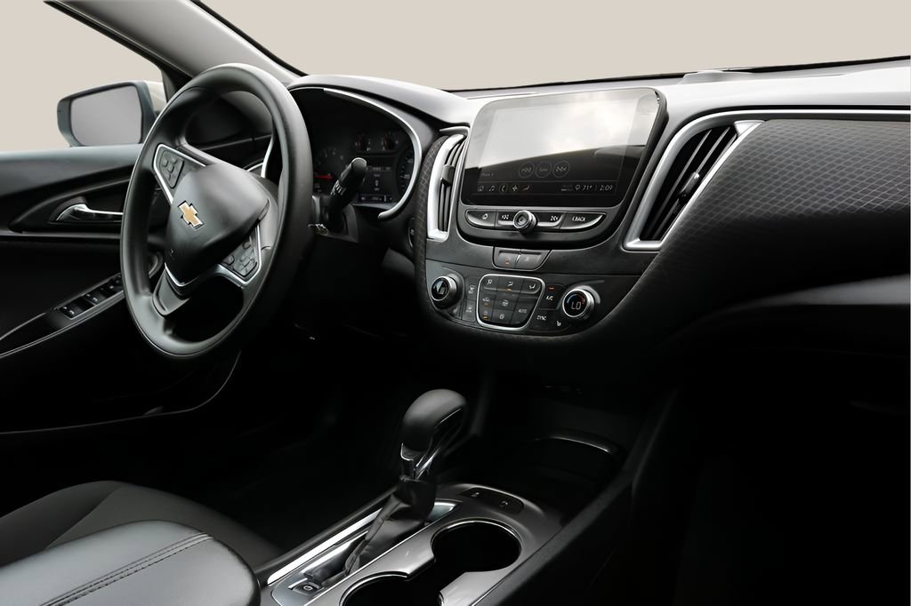 Used 2025 Chevrolet Malibu LT FWD image 16