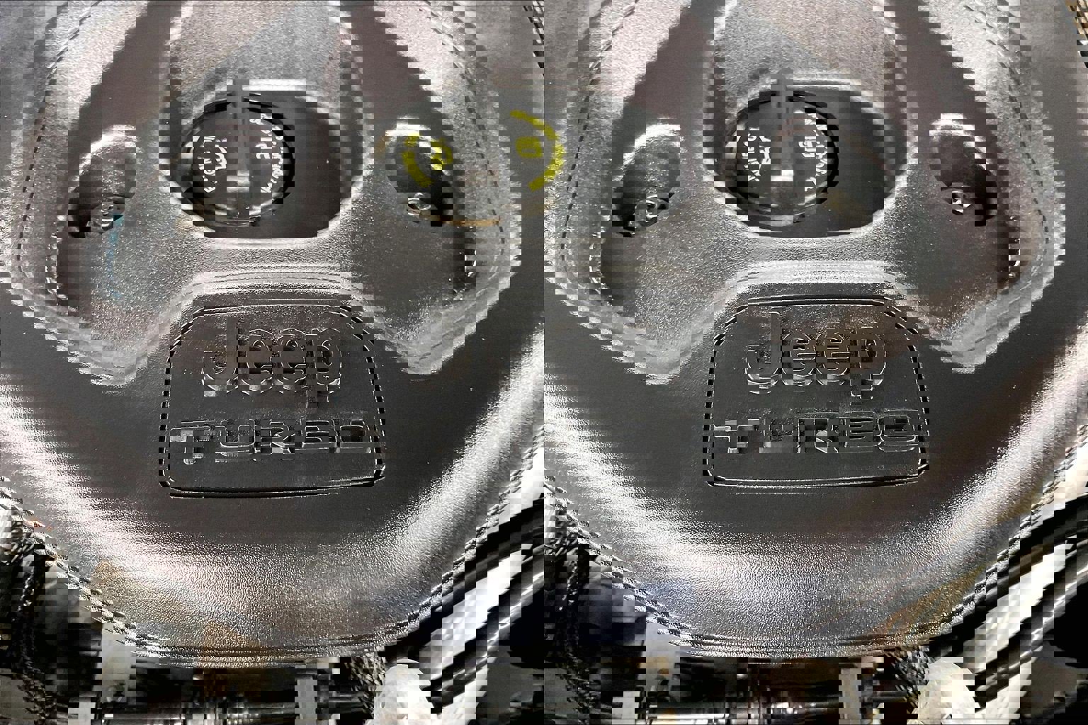 Used 2022 Jeep Grand Cherokee Summit w/ Advanced Protech Group IV AWD/4WD image 32