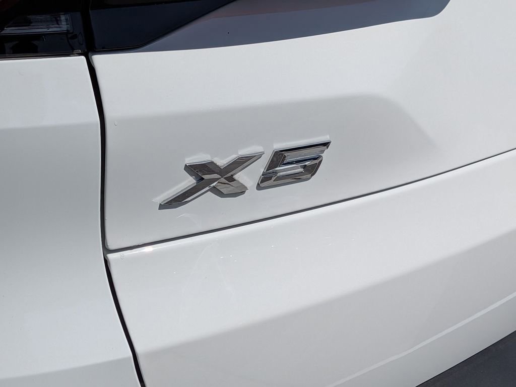 Used 2024 BMW X5 xDrive40i w/ Premium Package image 35