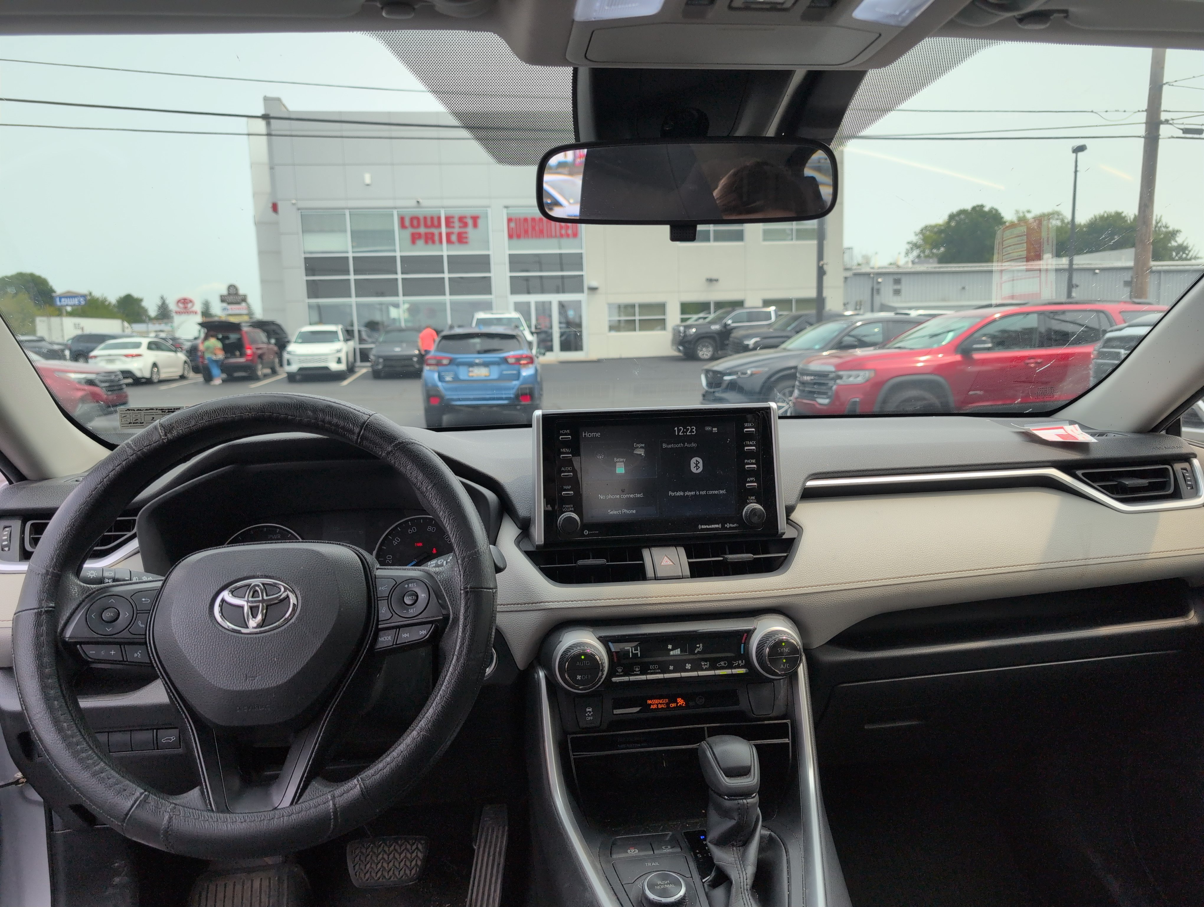 Used 2020 Toyota RAV4 XLE w/ Convenience Package AWD/4WD image 12