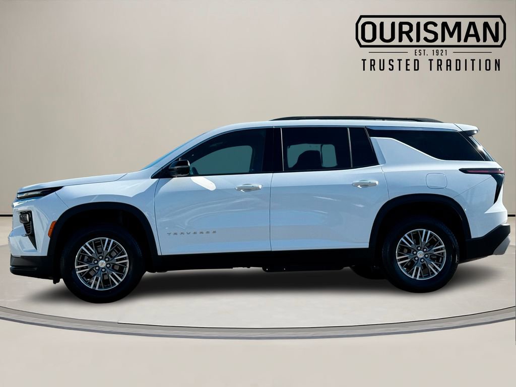 Used 2024 Chevrolet Traverse LT image 3