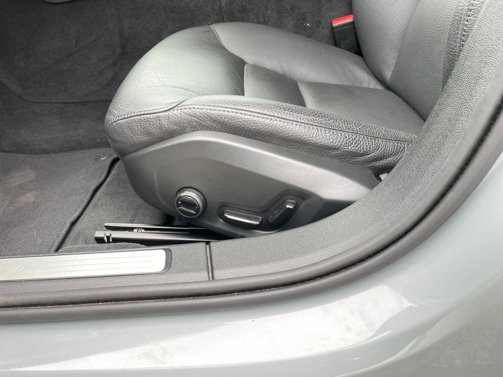 Used 2025 Volvo V60 B5 Cross Country Plus image 23