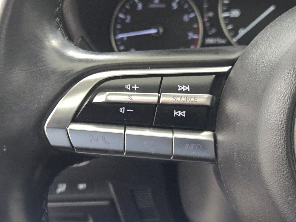 Used 2023 MAZDA MAZDA3 s image 33