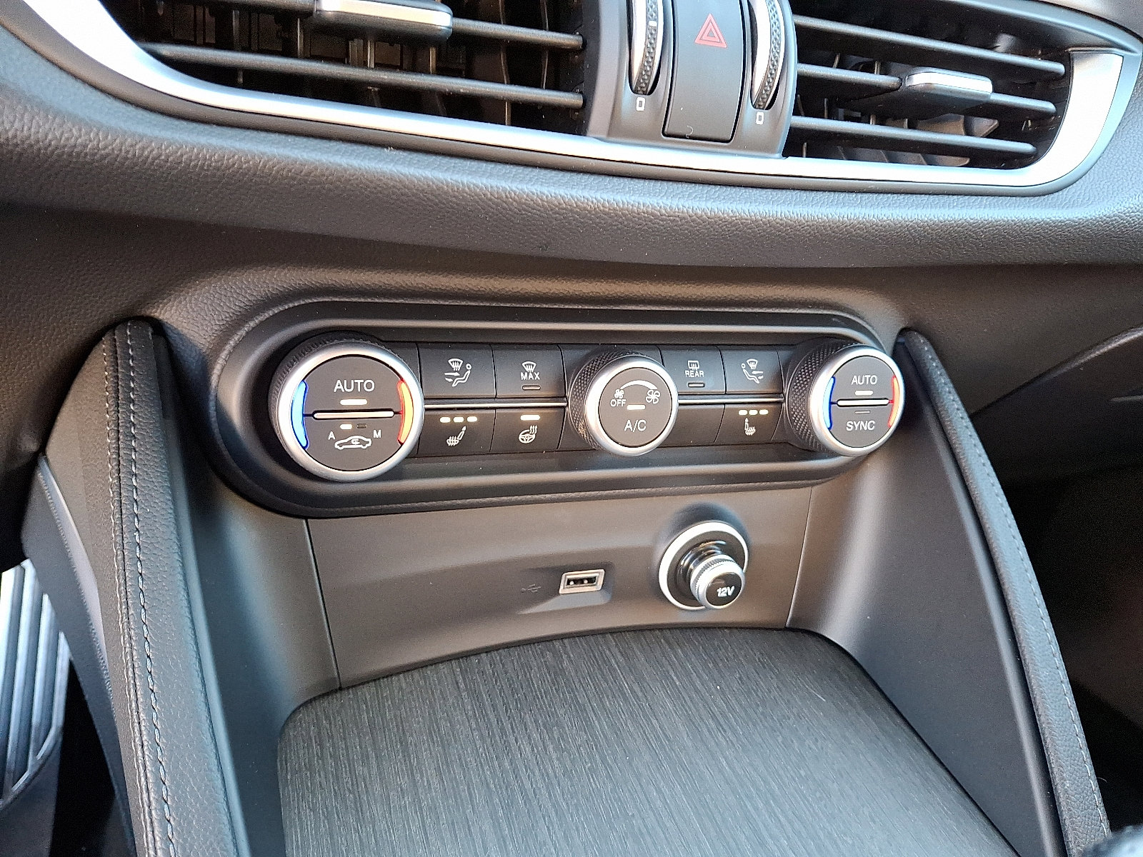 Used 2022 Alfa Romeo Stelvio Ti image 16