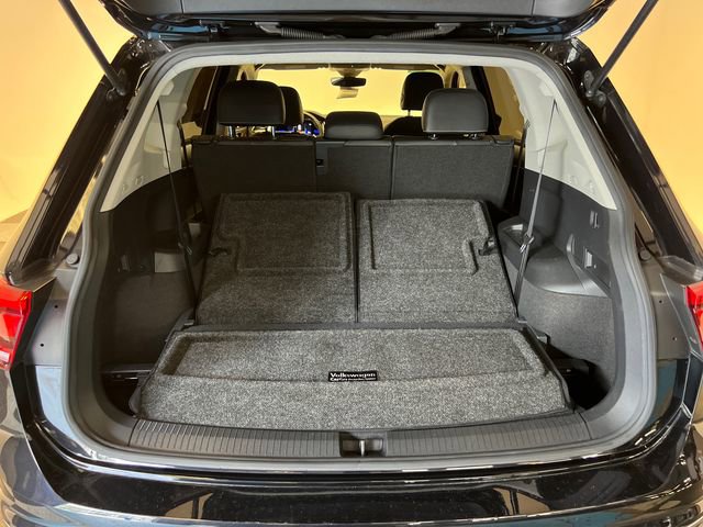 Certified 2022 Volkswagen Tiguan SE FWD image 5