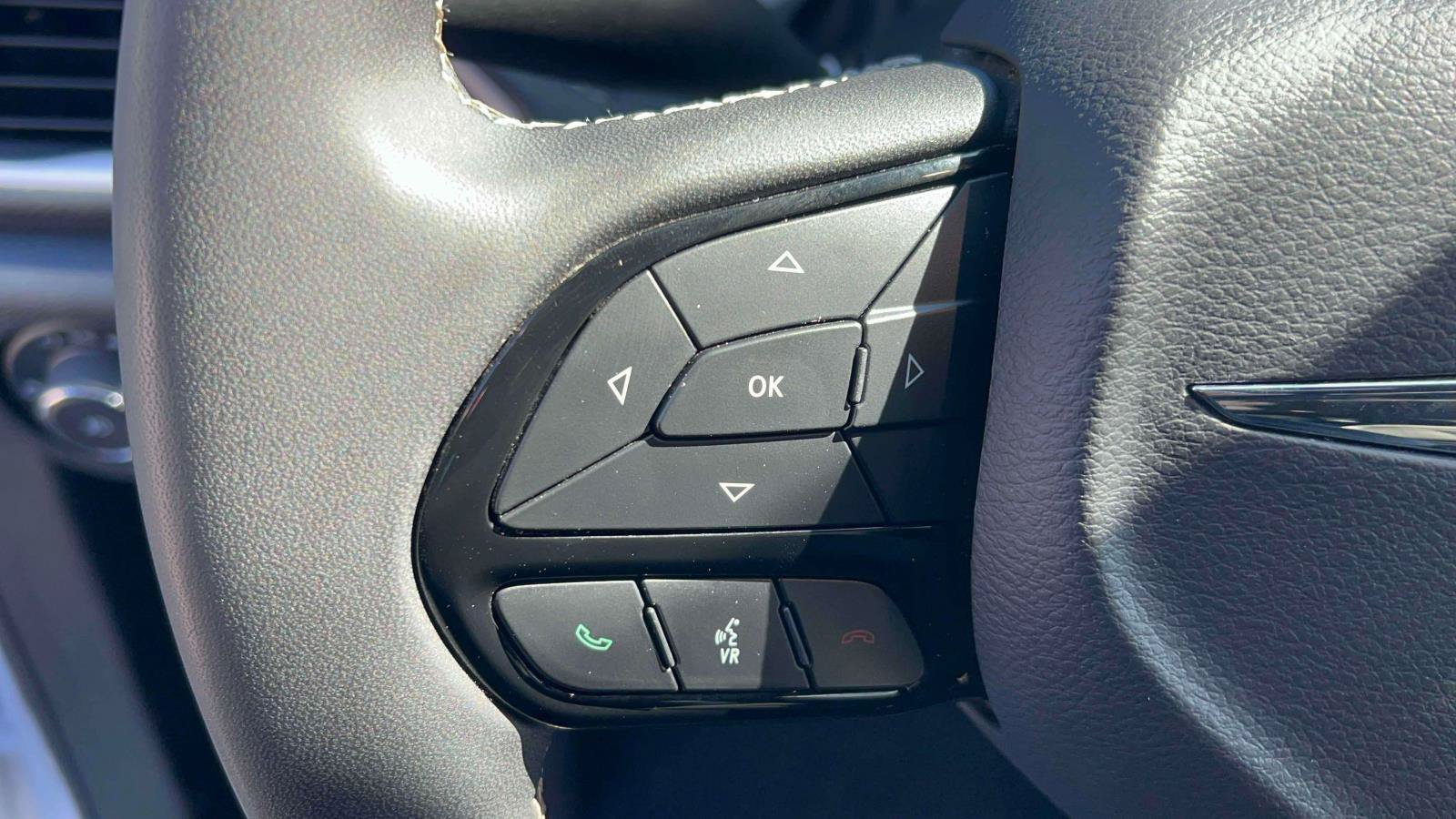 Used 2024 Chrysler Pacifica Limited FWD image 19