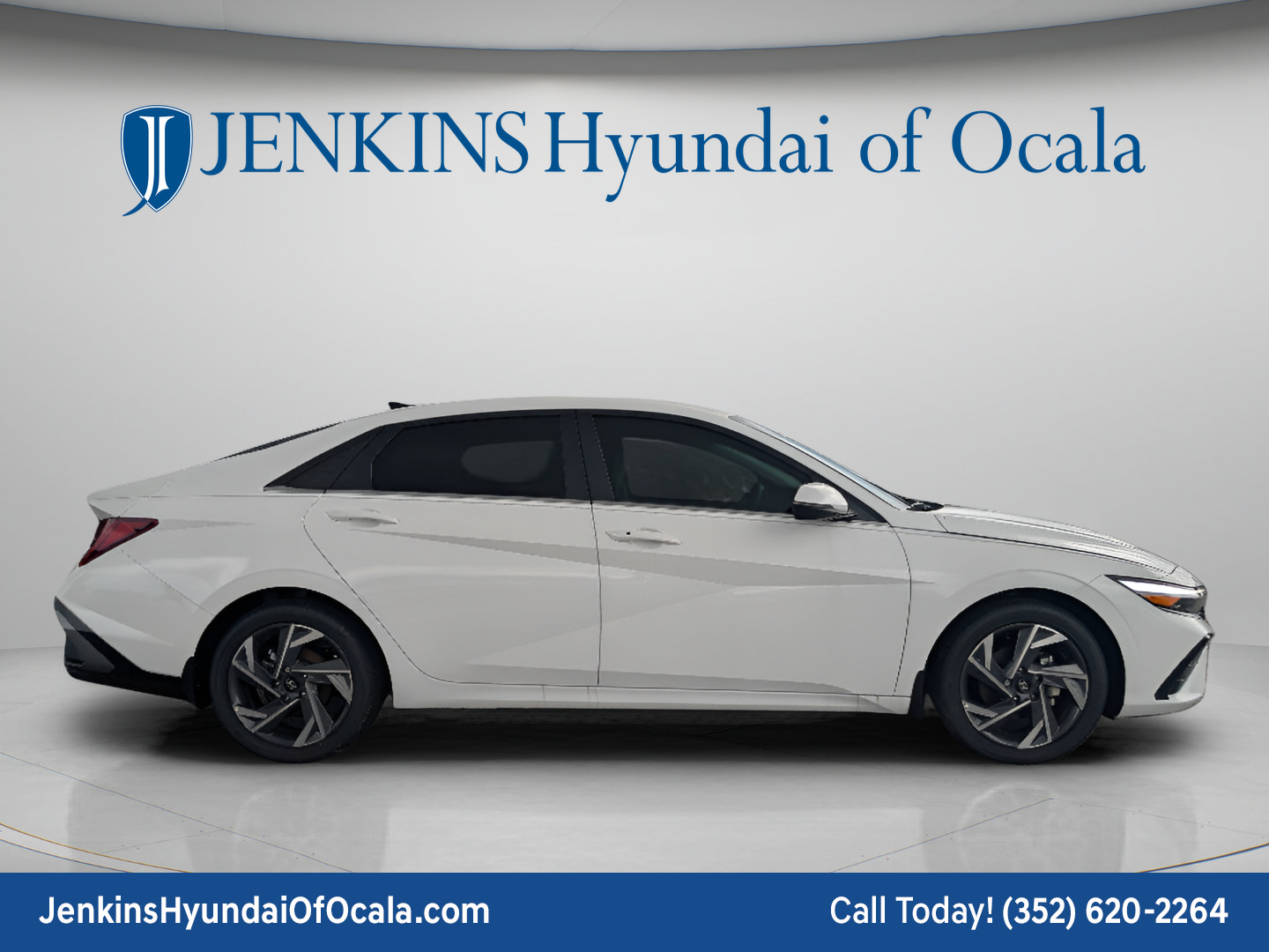 New 2026 Hyundai Elantra Limited FWD image 2