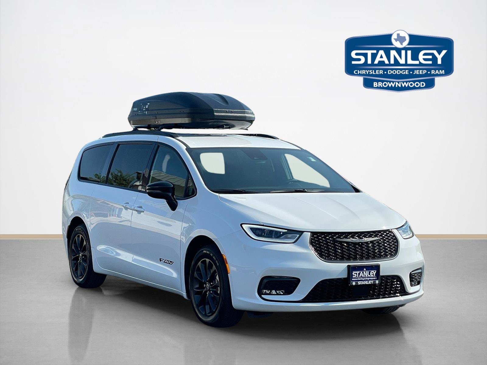 New 2025 Chrysler Pacifica Select w/ Fav Edition Package