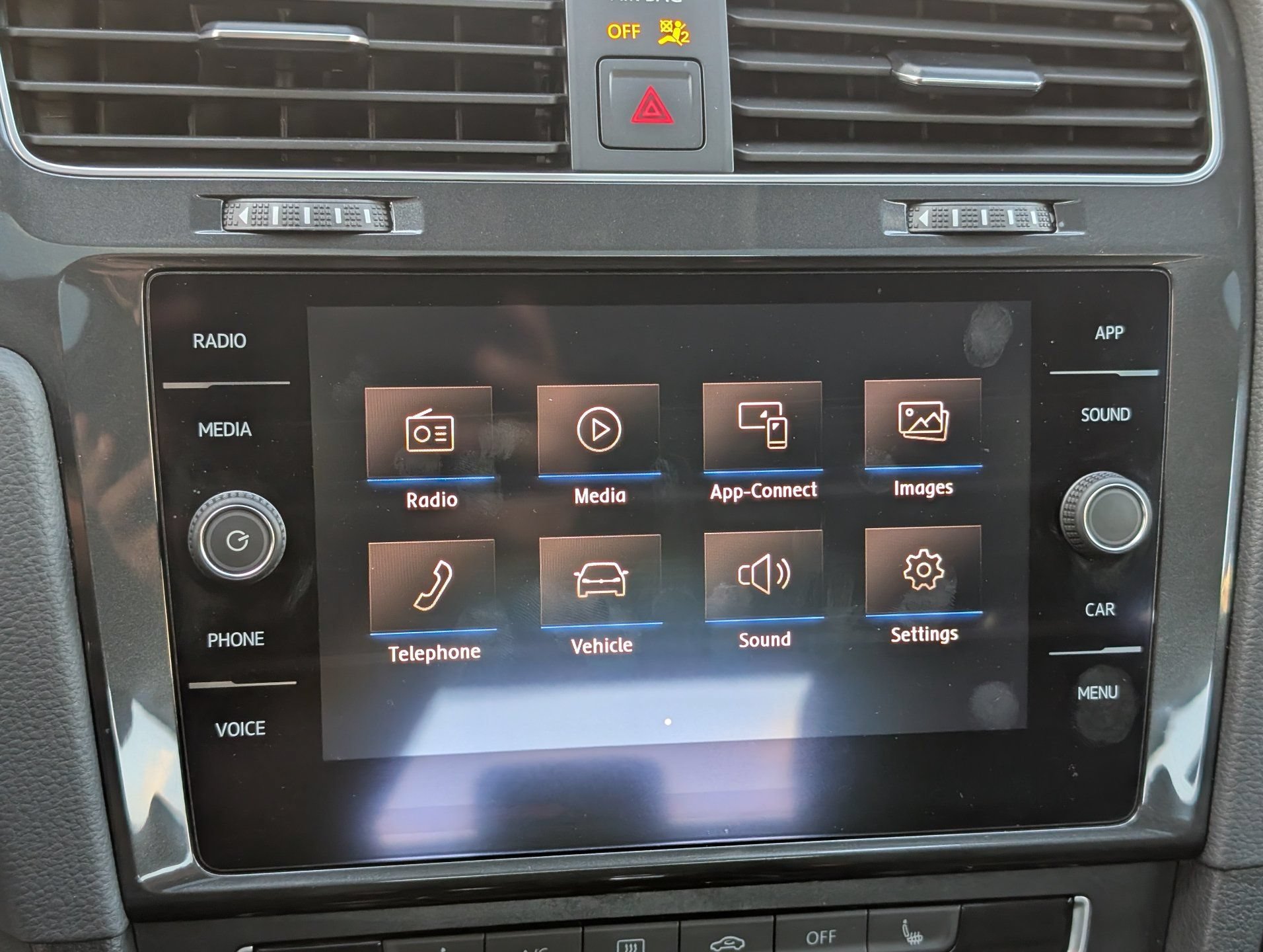 Used 2019 Volkswagen Golf SE FWD image 22