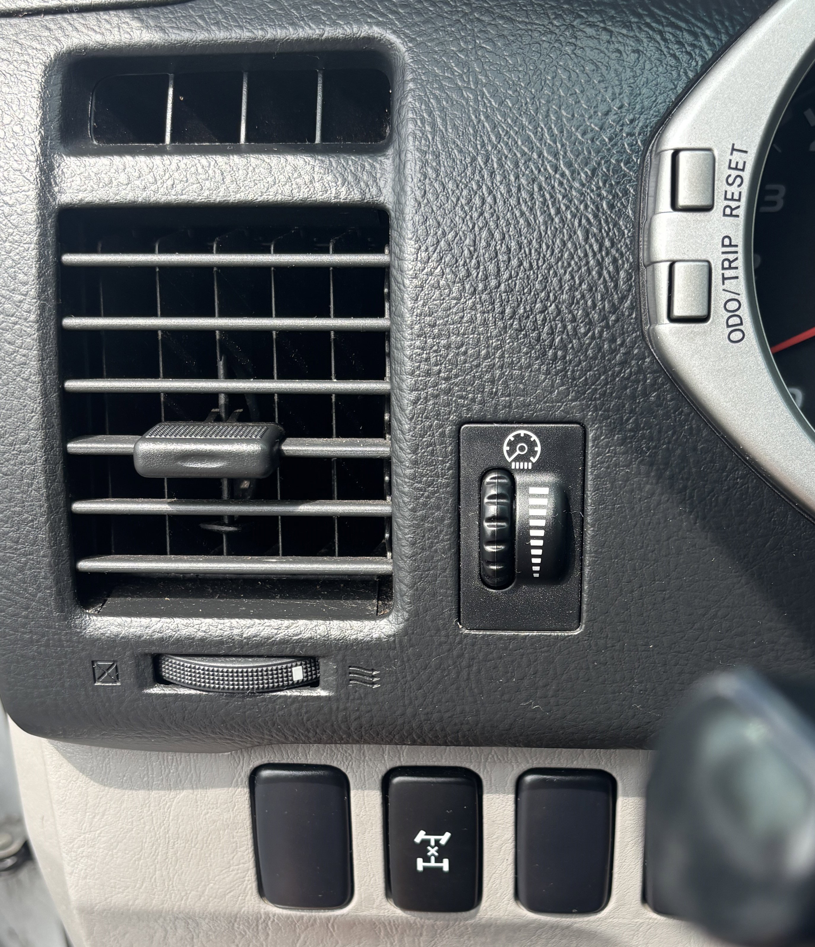 Used 2004 Toyota 4Runner Sport image 17