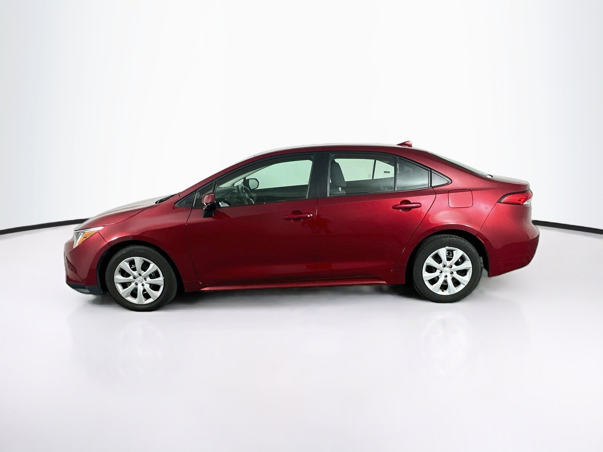 Used 2025 Toyota Corolla LE FWD image 4