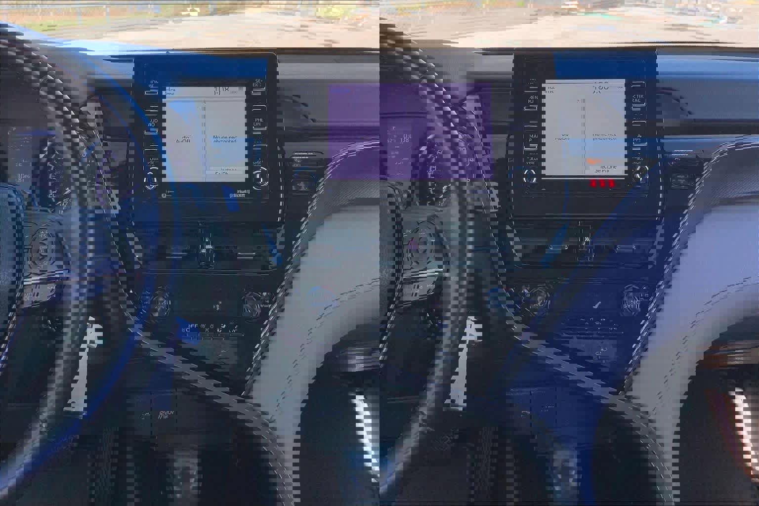 Used 2023 Toyota Camry SE image 6