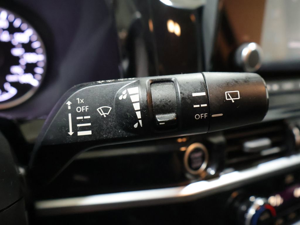 Used 2022 Nissan Pathfinder S AWD/4WD image 38