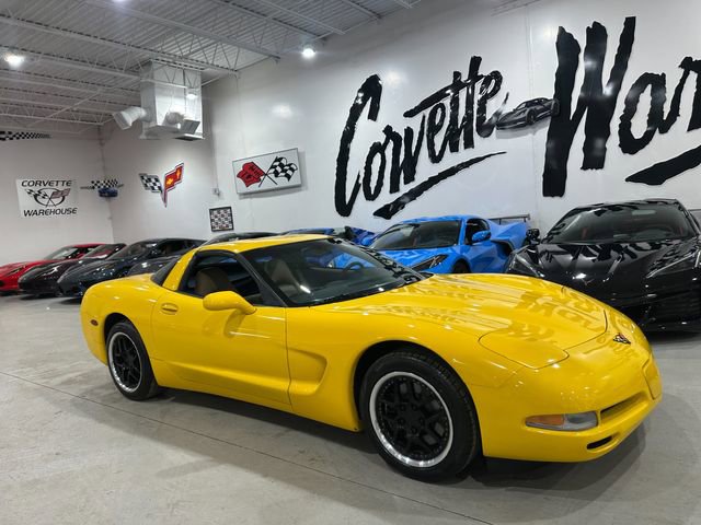 Used 2004 Chevrolet Corvette Coupe w/ Roof Package image 25