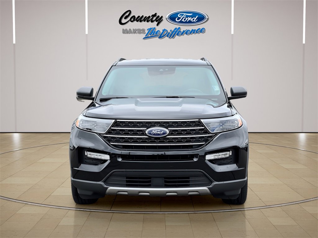 Used 2023 Ford Explorer XLT w/ Equipment Group 202A image 5
