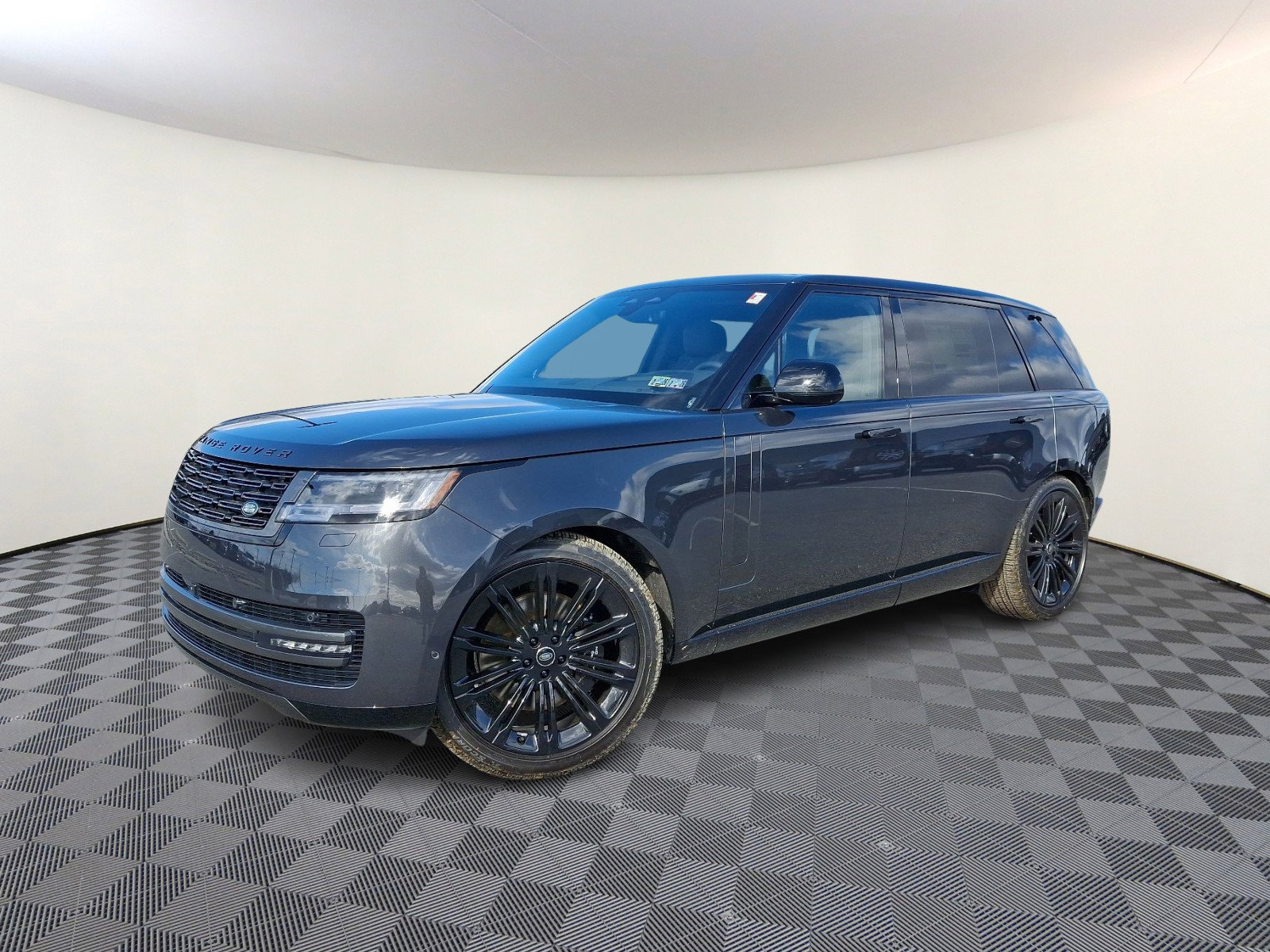 New 2025 Land Rover Range Rover Long Wheelbase SE