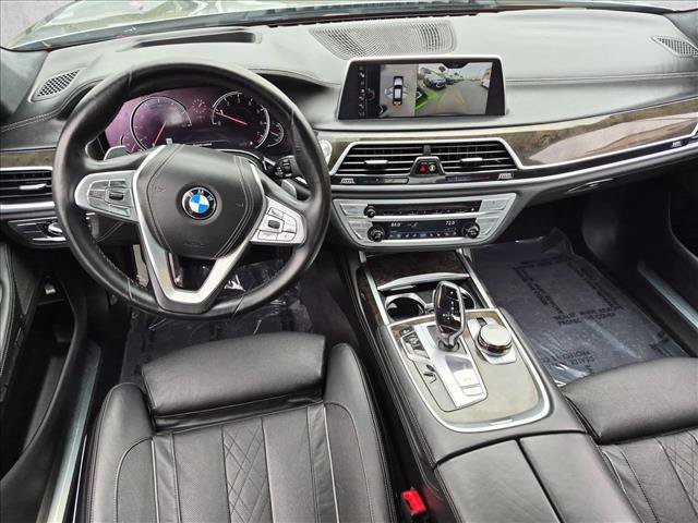 Used 2017 BMW 750i RWD image 19