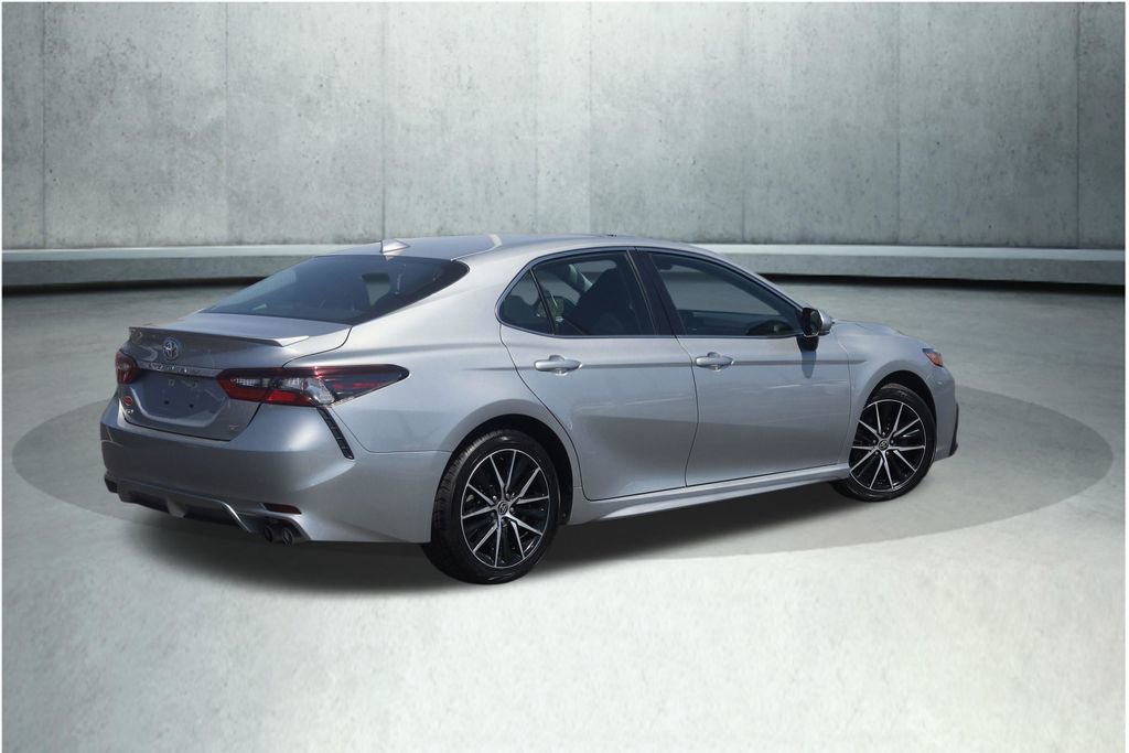 Used 2022 Toyota Camry SE w/ Cold Weather Package AWD/4WD image 14