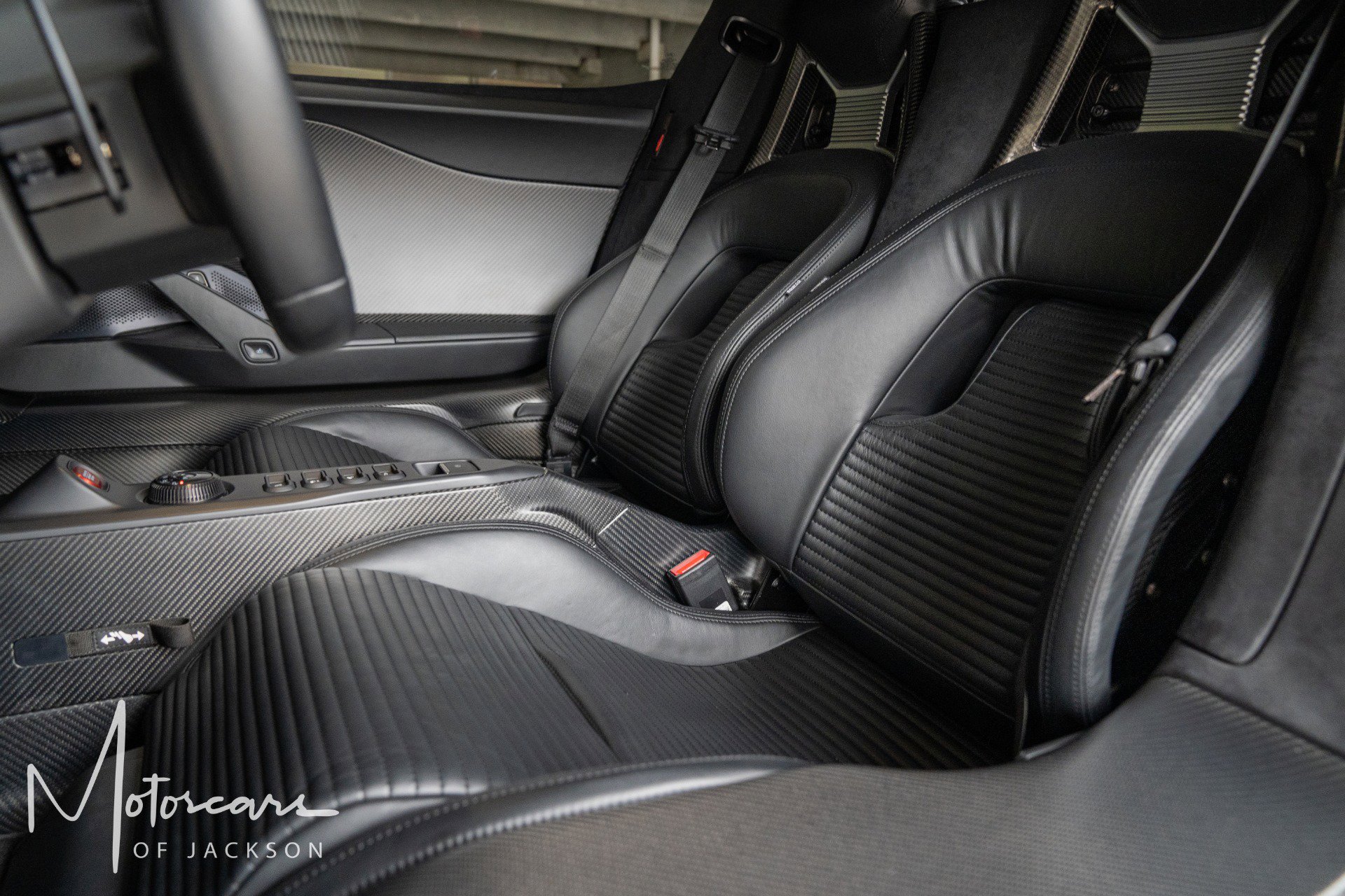 Used 2020 Ford GT image 22