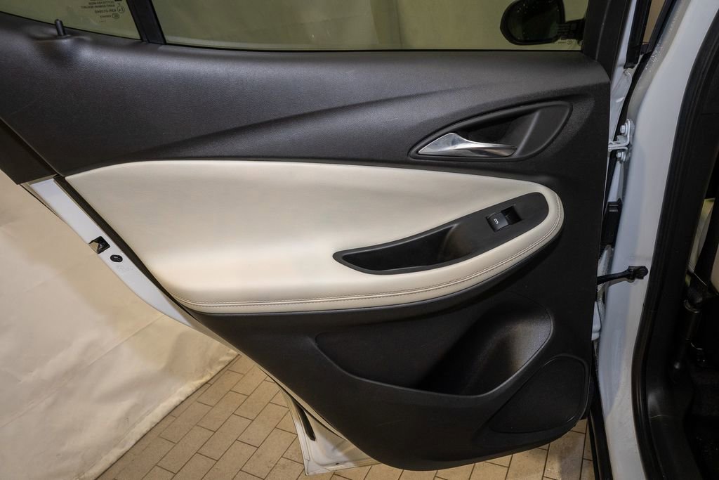 Used 2022 Buick Encore GX Select image 10