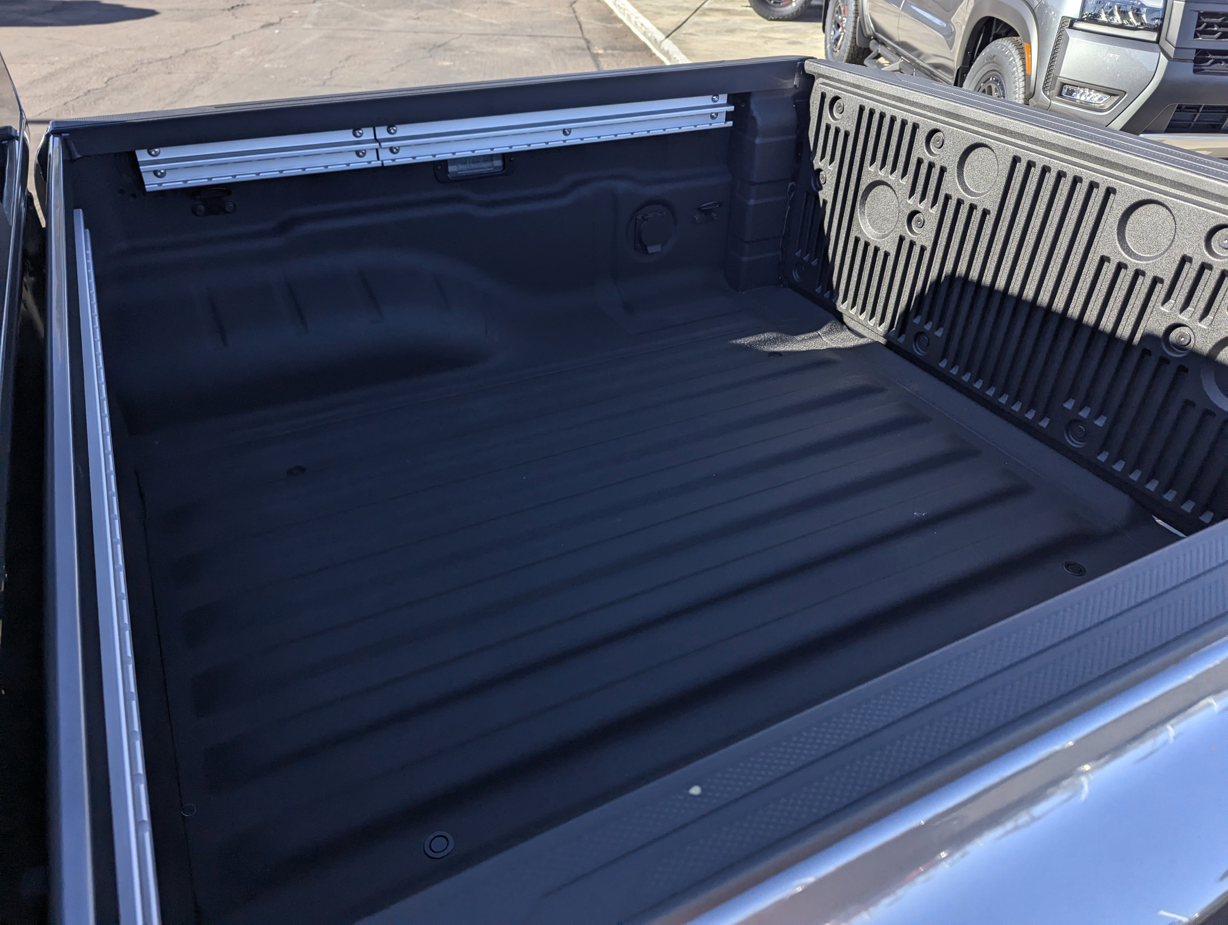 New 2026 Nissan Frontier SV image 8