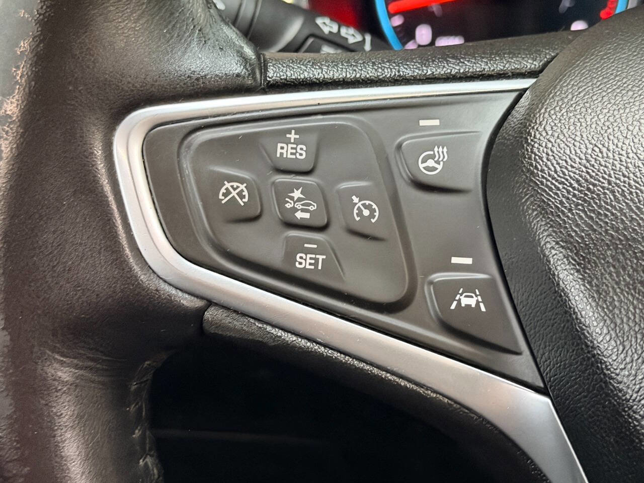 Used 2018 Chevrolet Malibu Premier w/ Premier Sun and Wheel Package FWD image 30