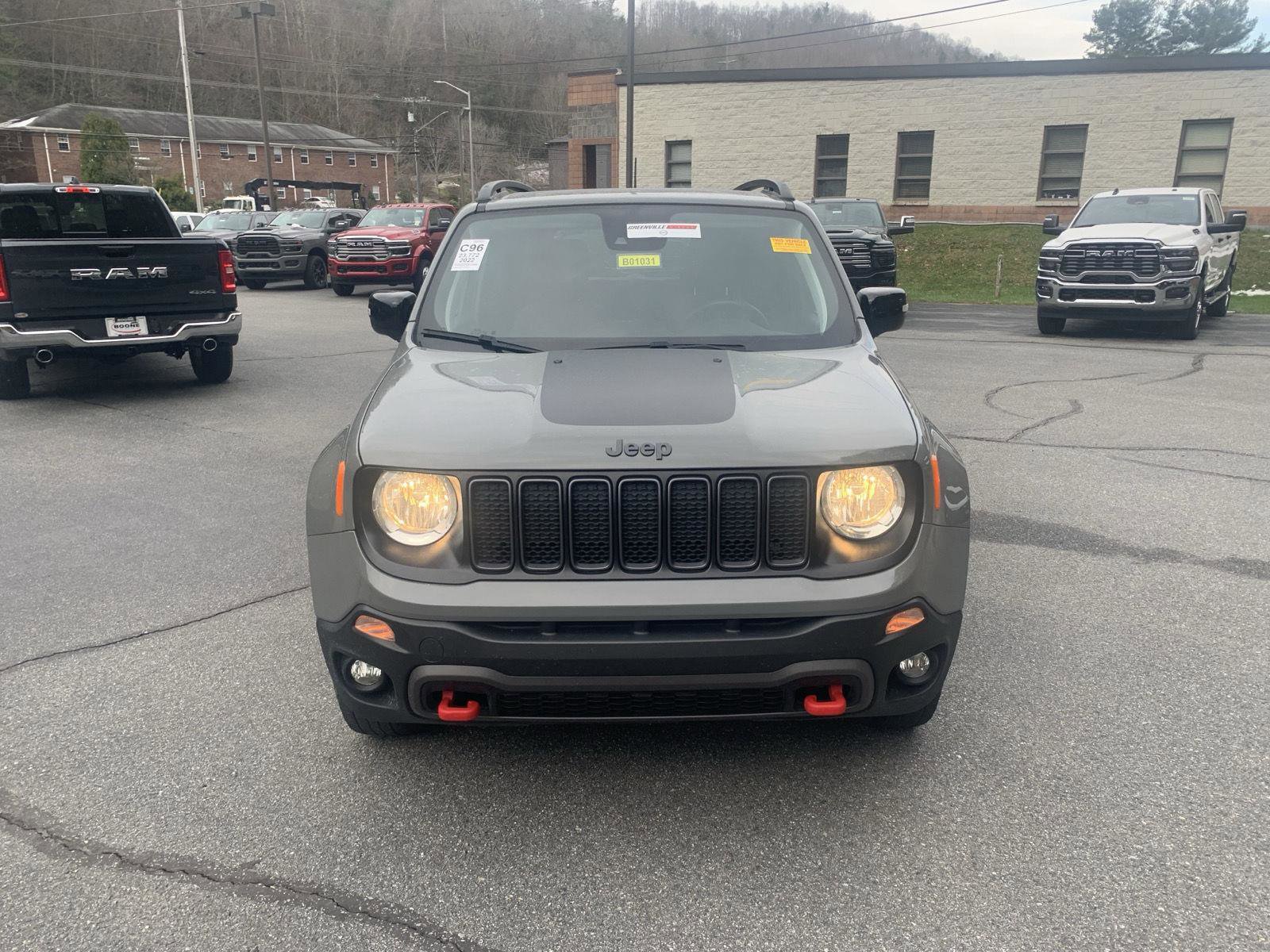 Used 2022 Jeep Renegade Trailhawk w/ Sun/Sound Group image 8