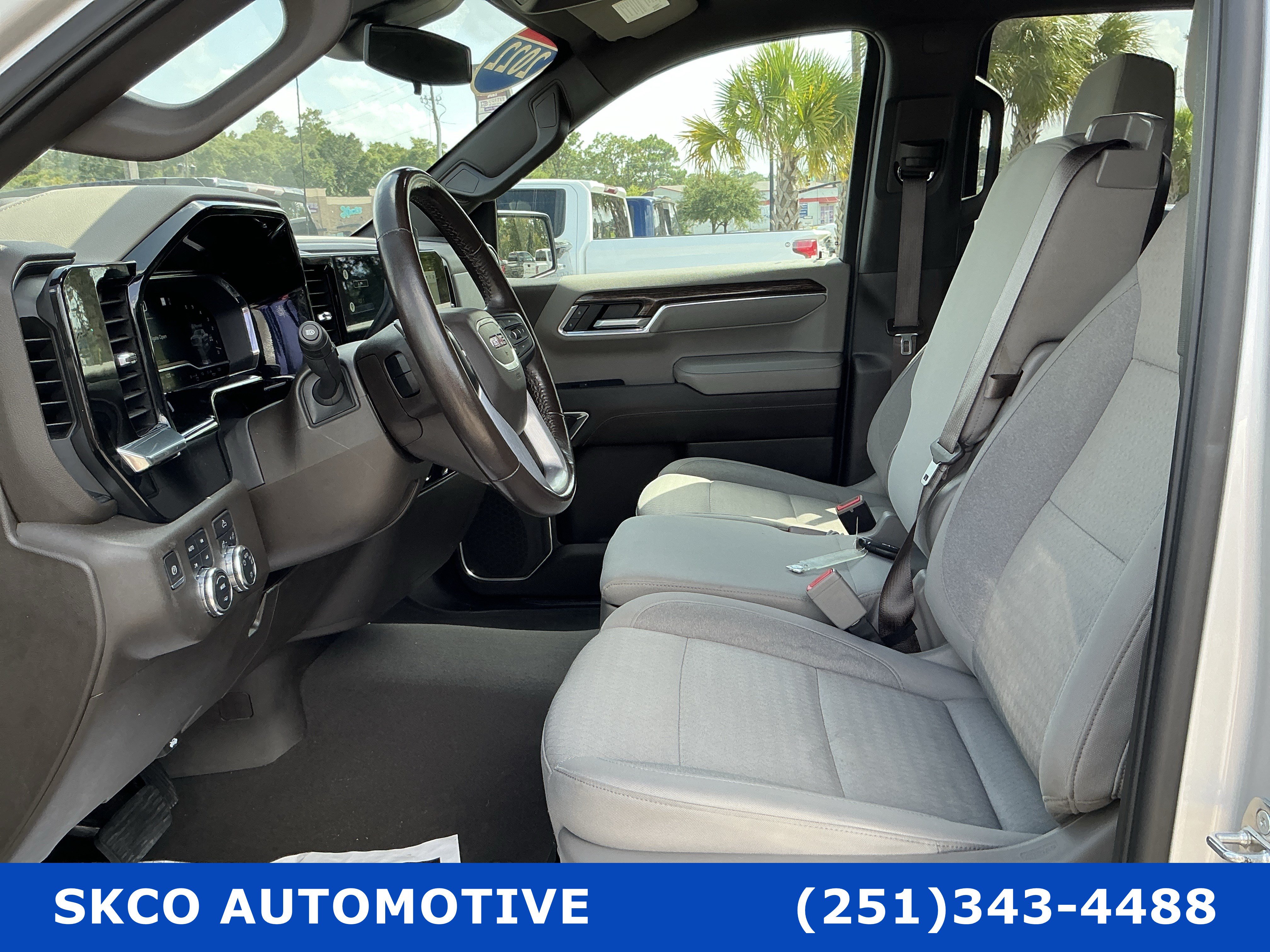 Used 2022 GMC Sierra 1500 SLE w/ X31 Off-Road Package AWD/4WD image 11