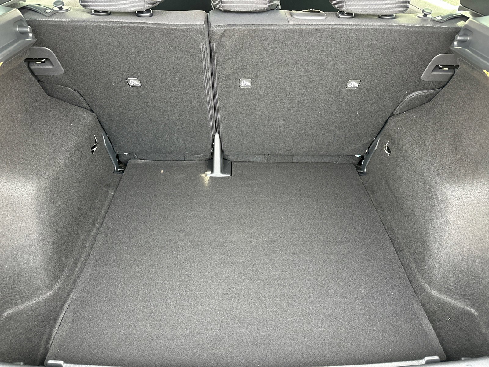 New 2026 Nissan Kicks S image 18