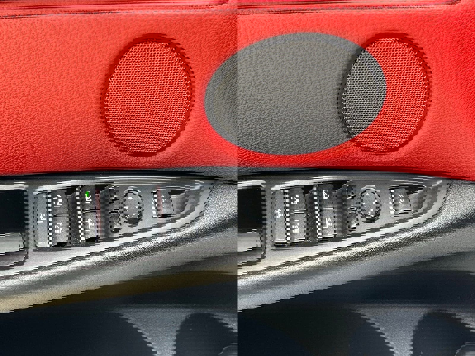 Used 2015 BMW X6 xDrive35i image 26