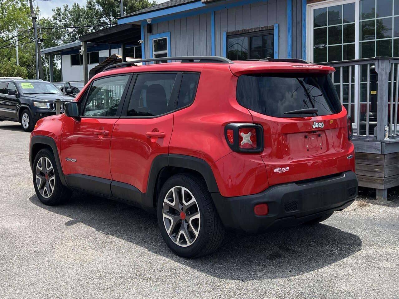 Used 2015 Jeep Renegade Latitude FWD image 8