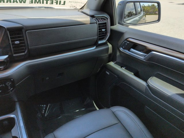 Used 2024 Chevrolet Silverado 1500 RST w/ Convenience Package II AWD/4WD image 18