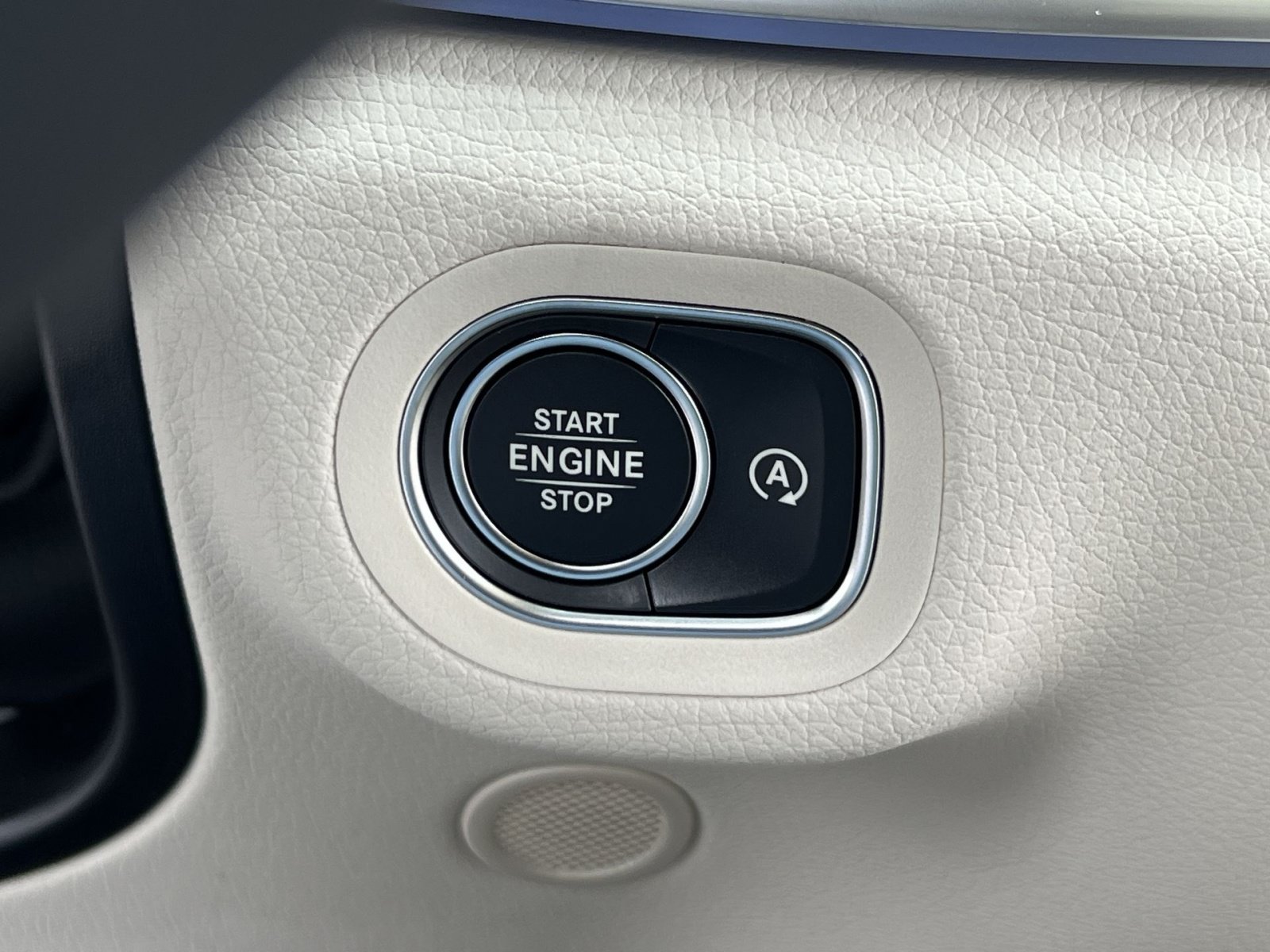 New 2026 Mercedes-Benz GLS 450 4MATIC image 40