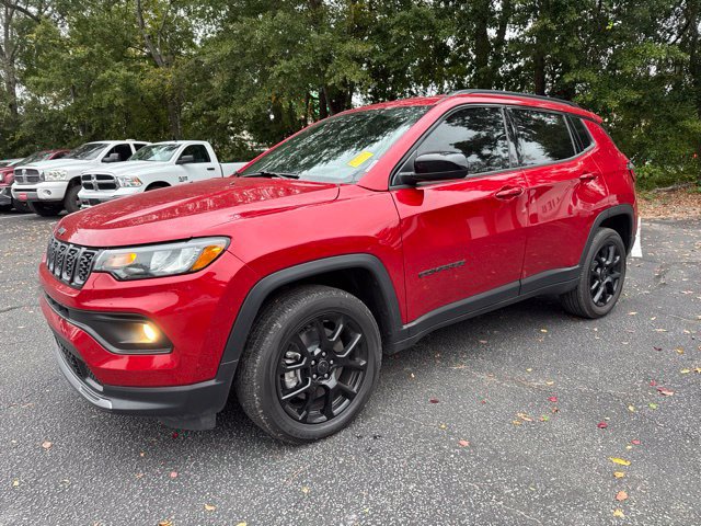Used 2026 Jeep Compass Latitude AWD/4WD image 4