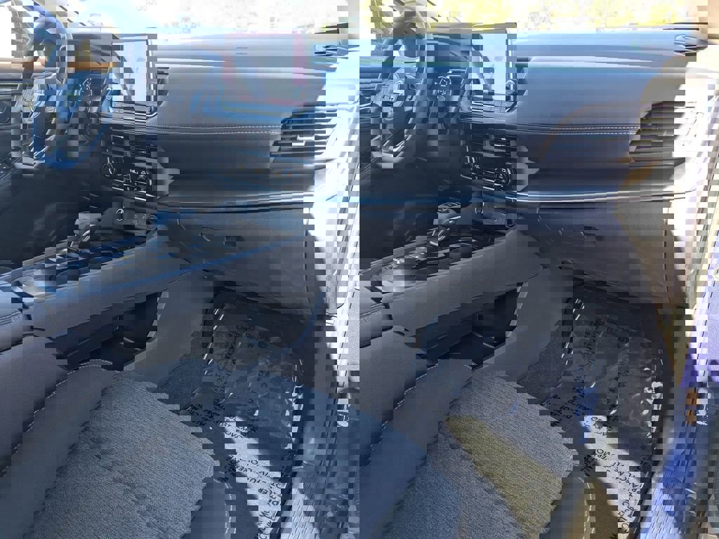 Used 2023 Nissan Rogue SV image 9