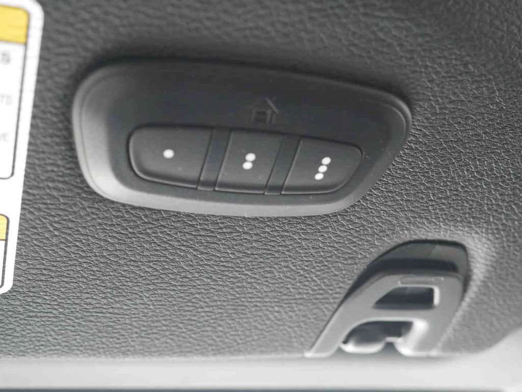 Used 2023 Jeep Wrangler Unlimited Sahara AWD/4WD image 34
