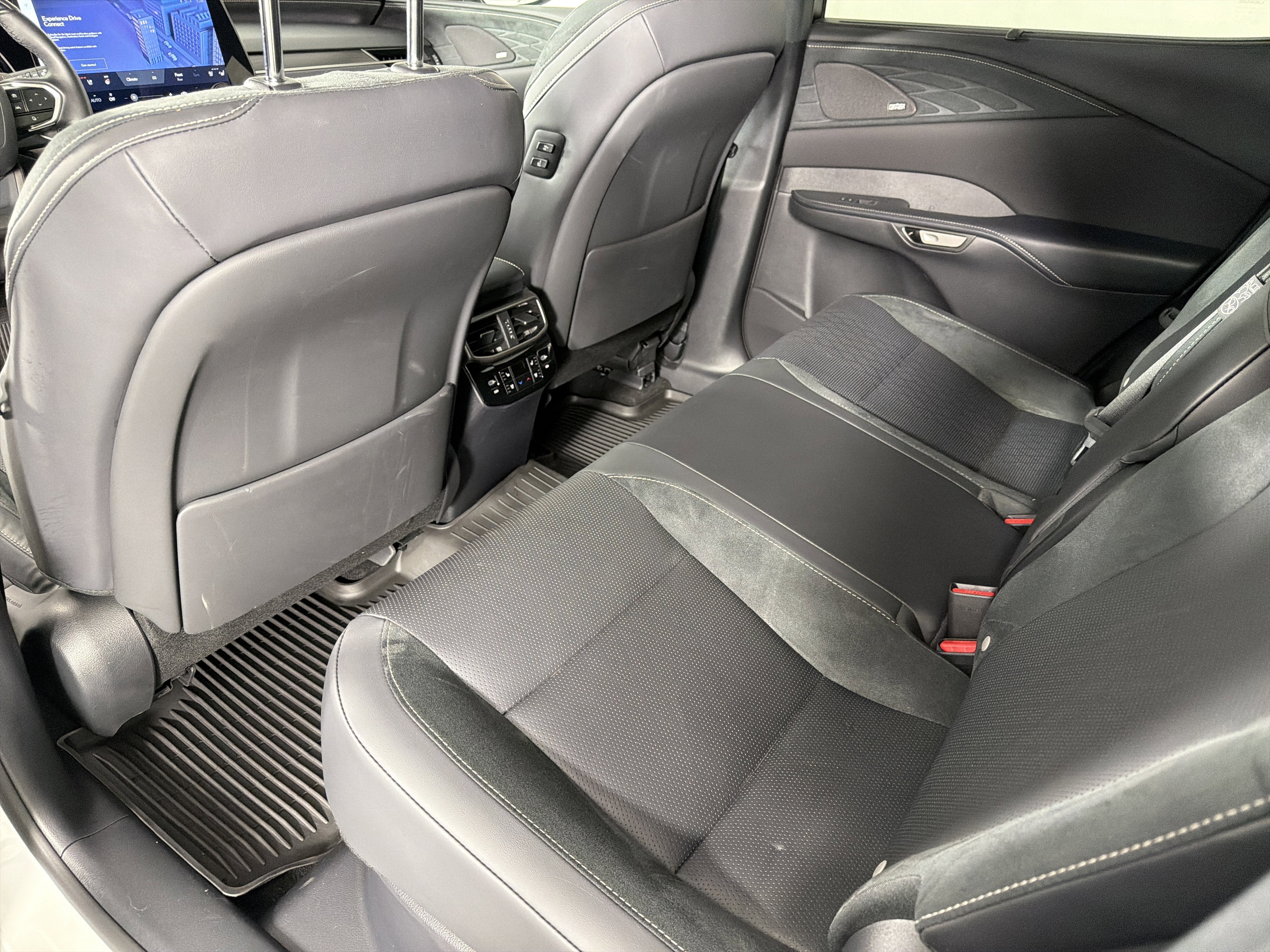 Used 2025 Lexus RX 450h AWD w/ Luxury Package image 20