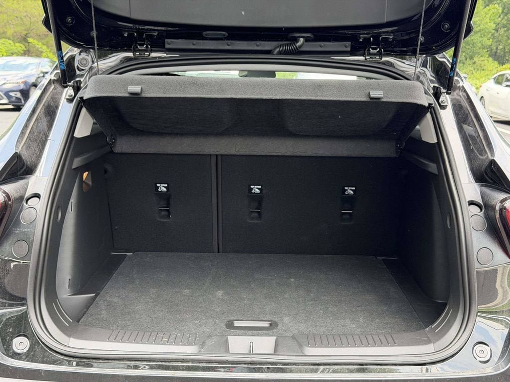 New 2026 Chevrolet Trax LT w/ Driver Confidence Package FWD image 14