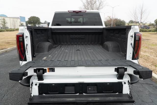 Used 2025 GMC Sierra 2500 AT4X image 14