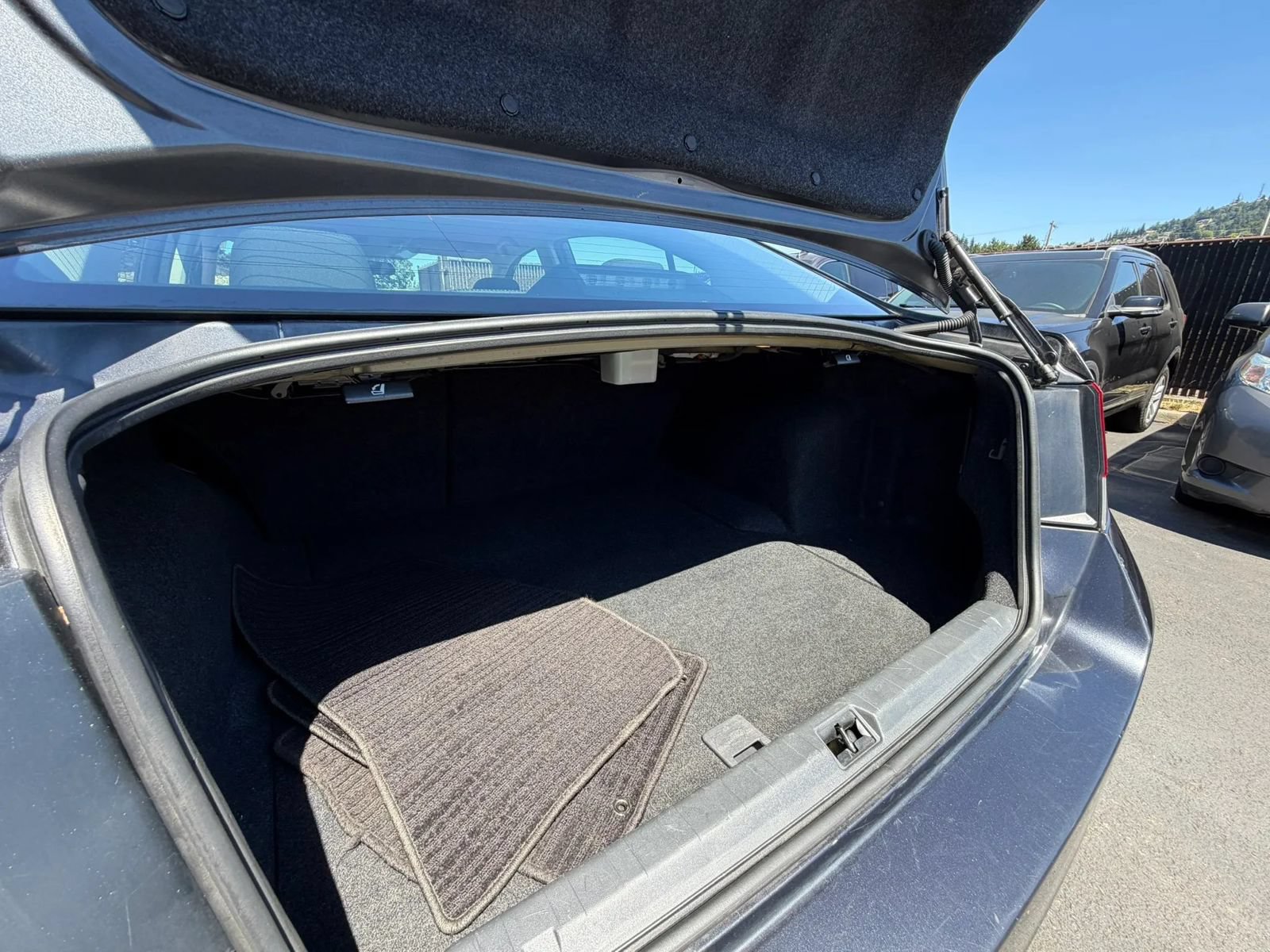 Used 2011 Subaru Legacy 2.5i AWD/4WD image 6
