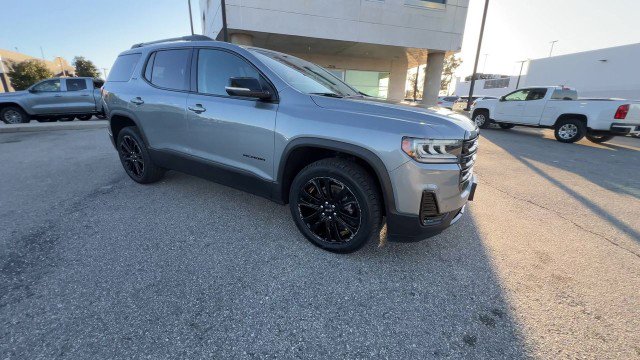 Used 2023 GMC Acadia SLE w/ Driver Convenience Package image 2