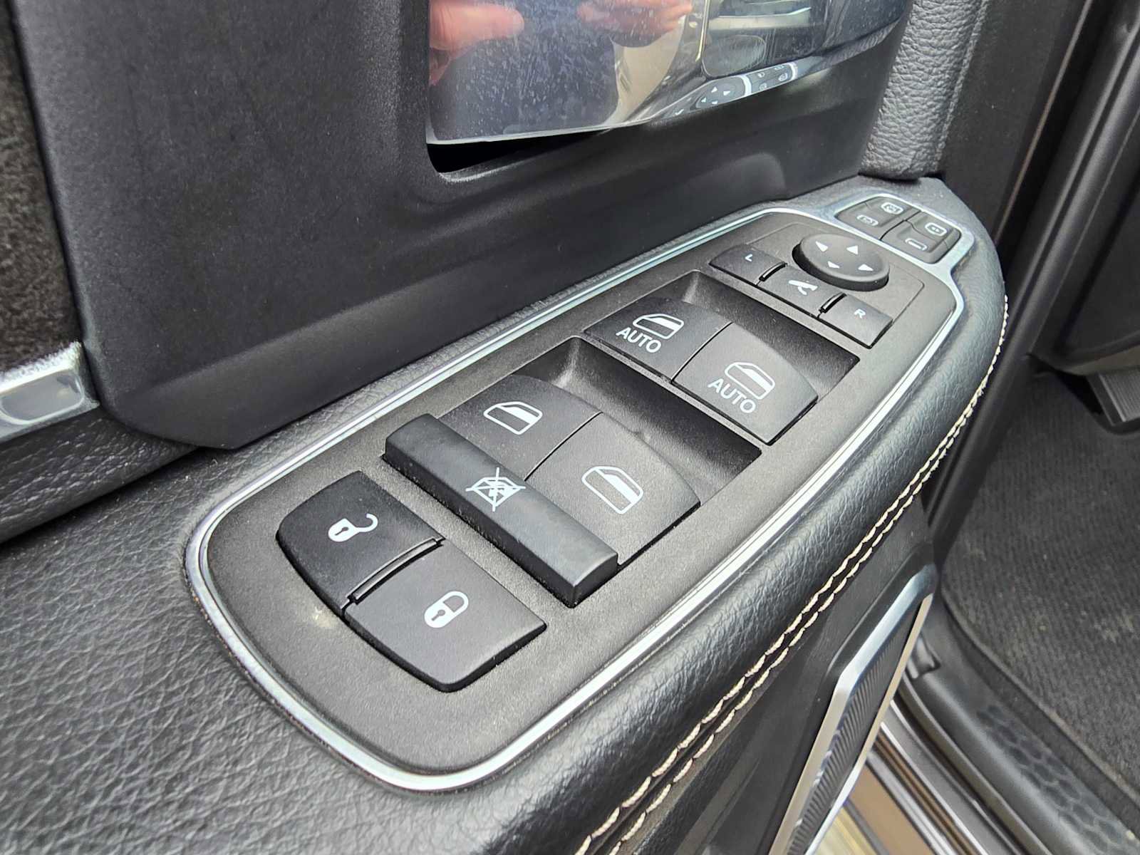 Used 2024 RAM 3500 Laramie w/ Night Edition image 25