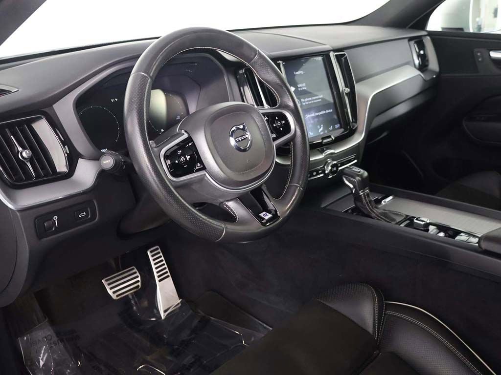 Used 2018 Volvo XC60 T6 R-Design w/ Vision Package image 30