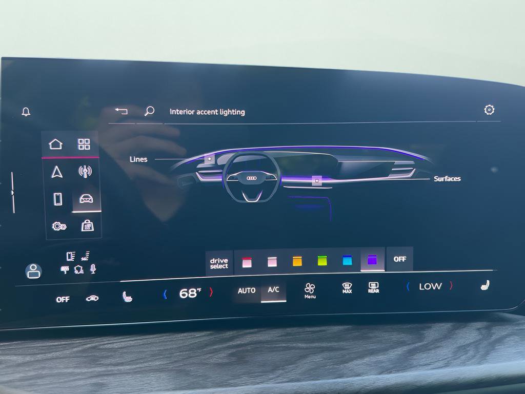 Used 2025 Audi Q5 Premium w/ Convenience Package image 14