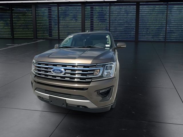 Used 2018 Ford Expedition XLT w/ Equipment Group 202A AWD/4WD image 4