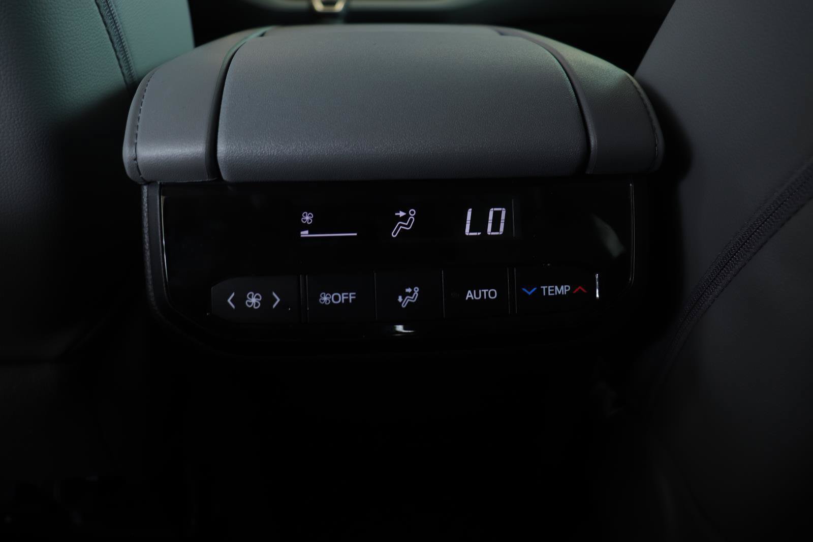 Used 2023 Toyota Highlander XLE FWD image 21