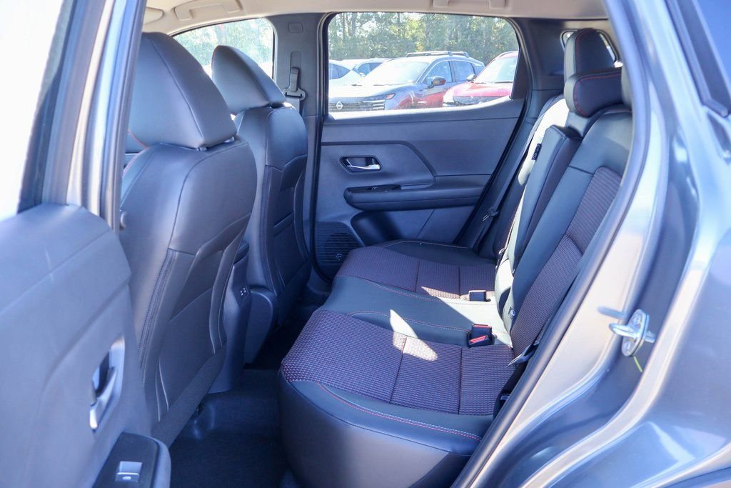 New 2026 Nissan Kicks SR image 8